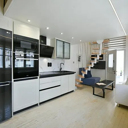 Apartment Pearl House